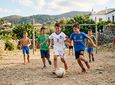 "Ευτυχισμένα" δηλώνουν 8 στα 10 παιδιά στην Ελλάδα - Συνήθως είναι αγόρια, καλοί μαθητές, κατοικούν σε νησιά, μένουν με τους δύο γονείς