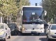 Νέος "εγκλωβισμός" λεωφορείου στο κέντρο της Κω – Κυκλοφοριακό κομφούζιο από τα παρκαρισμένα οχήματα 