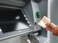 Μετρητά χωρίς ATM: Αναλήψεις από καταστήματα και καφενεία – Το νέο σχέδιο για την επαρχία    
