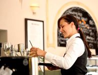 ΠΟΕΕΤ: Απεργία και συλλαλητήριο τον Ιανουάριο για τα προβλήματα των εργαζομένων στον τουρισμό