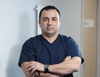 Δημόσιες ευχαριστίες προς τον Επεμβατικό Καρδιολόγο Μιχάλη Ιωάννου Κουτούζη Διευθυντή της Z’ Καρδιολογικής Κλινικής του Νοσοκομείου ΥΓΕΙΑ