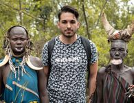 Ο Μιχάλης - Άγγελος Σαρηγιάννης από την Κω που ταξιδεύει σε όλο τον κόσμο και επιστρέφει στην Ελλάδα για να μοιράσει τις εμπειρίες του