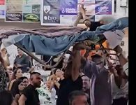 Κρήτη: Δεν άφησαν κατάκοιτη ηλικιωμένη μόνη στον Δεκαπενταύγουστο – Την πήγαν στο πανηγύρι με ξαπλώστρα