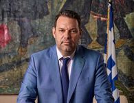Aπαγόρευσαν από τον Δήμαρχο Ρόδου να μιλήσει στα εγκαίνια των μνημείων - Ανακοίνωση κατά της Υπ. Πολιτισμού Λ. Μενδωνη