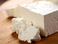 ΕΦΕΤ: Ανάκληση γνωστής φέτας μετά τον εντοπισμό παθογόνου μικροοργανισμού