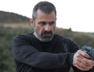 Στους κινηματογράφους το νέο αστυνομικό θρίλερ «Το Μυστικό του Δάσους» που γυρίστηκε στην Κω και πρωταγωνιστεί ο Κ. Καραθωμάς