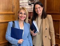 Το ζήτημα των ξεναγών και των ενσήμων τους έθεσε η Μίκα Ιατρίδη στην Υπ. Εργασίας