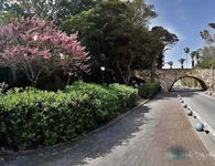 Πλύση οδοστρώματος και πεζοδρομίων στο λιμάνι της Κω