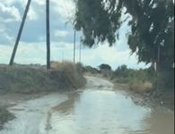 Παράπονα αναγνώστη για τον πίσω δρόμο προς το Τιγκάκι – Πλημμυρίζει με την παραμικρή βροχή
