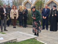 Περί καταθέσεως των στεφάνων στο Ηρώο (Γράφει η Ξανθίππη Αγρέλλη)