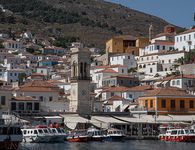 Αδιανόητο: Στην Ύδρα ζητούν μέχρι και 880 ευρώ ενοίκιο από εκπαιδευτικούς και τους δίνουν σπίτι... από Νοέμβριο