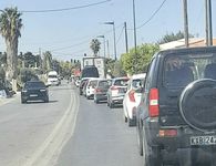 Κως: Το φανάρι της υπομονής στην έξοδο προς τα χωριά.