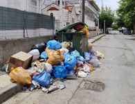Β. ΧΑΔΟΥΛΗΣ: Η ΚΩΣ ΒΡΩΜΑΕΙ ΚΑΙ Η ΔΗΜΟΤΙΚΗ ΑΡΧΗ ΠΑΝΗΓΥΡΙΖΕΙ