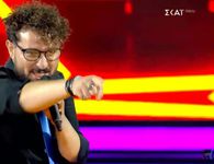 Ο 29χρονος Καλύμνιος Άγγελος Στάντζος ξεσήκωσε το “The Voice” με τη “Σέξι Θεία Λόλα”