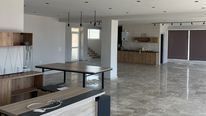 Eνοικιάζεται επαγγελματικός χώρος 1ου ορόφου 180 τ.μ. στο 4ο χιλ. επαρχιακής οδού, στην εργοστασιακή ζώνη 
