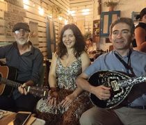 Όμορφες μουσικές στιγμές στο «Καφέ 011»  δίνουν «ζωή» ξανά στην ξεχασμένη Πορφυρίου