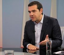 Την έδρα στην Α’ Πειραιά κρατά ο Αλέξης Τσίπρας - Εκλέγεται στα Δωδ/σα η Χρύσα Καραγιάννη