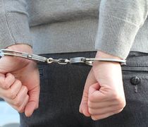 Γρεβενά: Συνελήφθη πατέρας για τον βιασμό της (ανήλικης) κόρης του