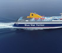 Με 1.299 επιβάτες αναχώρησε με καθυστέρηση από Πειραιά τα ξημερώματα το Blue Star για Δωδεκάνησα