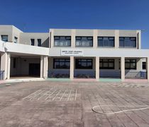 Eυχαριστήριο του Δημ. Σχολείου Καρδάμαινας στον κ. Α. Μεζουράι για την αποψίλωση του αύλειου χώρου 