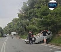 Τροχαίο στις Πόρτες - Αναποδογύρισε αυτοκίνητο