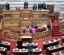 Προϋπολογισμός 2026: Ενίσχυση 3,2 δισ. ευρώ για μισθωτούς, επαγγελματίες αγρότες και ένστολους