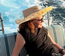 Η γνωστή σχεδιάστρια μόδας Diane von Furstenberg έκανε διακοπές σε Κω, Σπέτσες, Σίφνο και Νίσυρο