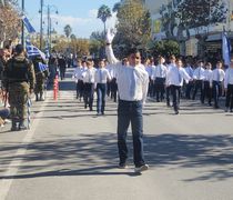 Τα παραλειπόμενα μιας Εθνικής παρέλασης της 28ης Οκτώβριου του 2025, που έμοιαζε με πρόβα (γράφει η Ξανθίππη Αγρέλλη)