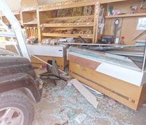 Σοβαρό δυστύχημα στο Τιγκάκι με 1 νεκρό και 2 τραυματίες: Τζιπάκι "μπούκαρε" σε φούρνο - Τι δηλώνει η υπάλληλος που βρισκόταν μέσα