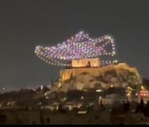 Έντονες αντιδράσεις για την διαφήμιση της Adidas με φόντο τον Παρθενώνα