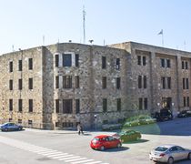 Ρόδος: Άνδρας  επιχείρησε να βάλει φωτιά στο αστυνομικό μέγαρο με μπιτόνι βενζίνης 