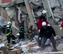 Δύο παιδιά νεκρά από κατάρρευση κτηρίου στην Τουρκία - Ζωντανή ανασύρθηκε μια 18χρονη