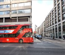 Τα νησιά του Ν. Αιγαίου «ταξίδεψαν» στο Λονδίνο — Η Ρόδος και η Κως στους δρόμους της βρετανικής πρωτεύουσας