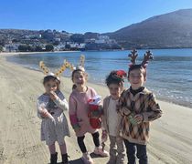 Χριστουγεννιάτικες ευχές από την Ψέριμο – Ένα μήνυμα ελπίδας από τα πιο αγνά χαμόγελα των μικρών παιδιών