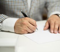  Οι κληρονόμοι δεν θα πληρώνουν τα χρέη – Δίνεται λύση στις αποποιήσεις κληρονομιών λόγω χρεών του αποβιώσαντος