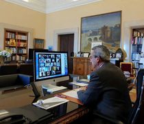 Την άμεση επέκταση του μέτρου των μειωμένων συντελεστών ΦΠΑ σε όλα τα νησιά της Περιφέρειας, ζητά με απόφασή του το Περιφερειακό Συμβούλιο