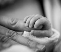 Αθήνα: Βρέφος πέντε μηνών πέθανε στο κρεβάτι των γονιών του