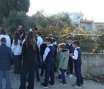 Κάλαντα στις γειτονιές της Κω από μαθητές του 5ου Δημ. Σχολείου και τη Φιλαρμονική