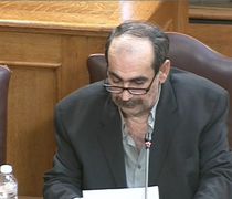 Εξεταστική για ΟΠΕΚΕΠΕ: Επικαλείται το δικαίωμα της σιωπής ο Γ. Ξυλούρης (φραπές) και αρνείται να απαντήσει στις ερωτήσεις