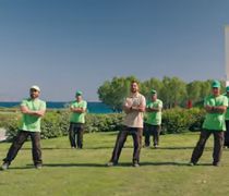 Το "Neptune Luxury Resort" είναι το πρώτο ελληνικό ξενοδοχείο  που συμμετέχει στο APT. Dance Challenge και το βίντεο γίνεται viral