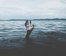 Τραγωδία στη Μήλο: Δύο νεκροί από πνιγμό στο Σαρακήνικο