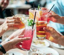 Μαθητές στην Ελλάδα: Τι δείχνει έρευνα για κάπνισμα, αλκοόλ και τυχερά παιχνίδια