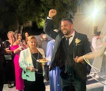 Nα ζήσετε Γιώργο και Πόπη!