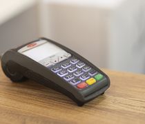 Υποχρεωτικό από σήμερα το IRIS σε όλα τα POS – Τα πρόστιμα που προβλέπονται 