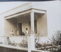 Νοσταλγικές σελίδες: Οδός Αβέρωφ, σήμερα και χθες (Γράφει η Ξανθίππη Αγρέλλη)