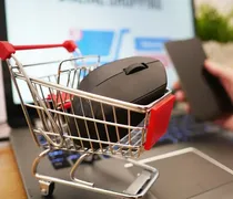 Εορταστικό ταμείο με ήπια άνοδο – Τι αγορές προτίμησαν οι καταναλωτές τα Χριστούγεννα