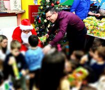 Δώρα και χαμόγελα από τον Άγιο Βασίλη στα παιδιά των στελεχών της ΕΛ.ΑΣ. στην Κω