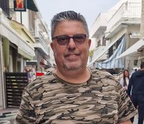 Α. Ρεϊσης (επιχειρηματίας): Μειωμένη η κίνηση στην Καρδάμαινα σε σχέση με πέρυσι – Κακή η εικόνα του Χωριού