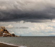Εντυπωσιακός τριπλός υδροστρόβιλος στην Καρδάμαινα 