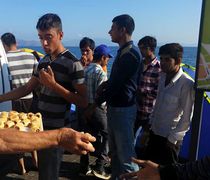 Ο Διονύσης Αρβανιτάκης από την Κω δεν έδωσε μόνο ψωμί – έδωσε ανθρωπιά, και νοιάξιμο. 